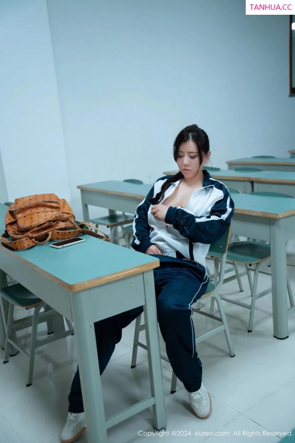 王格 王婉悠 [XiuRen]高清写真图 2024.02.21 No.8122 王婉悠Queen 女生幻想第13张图片